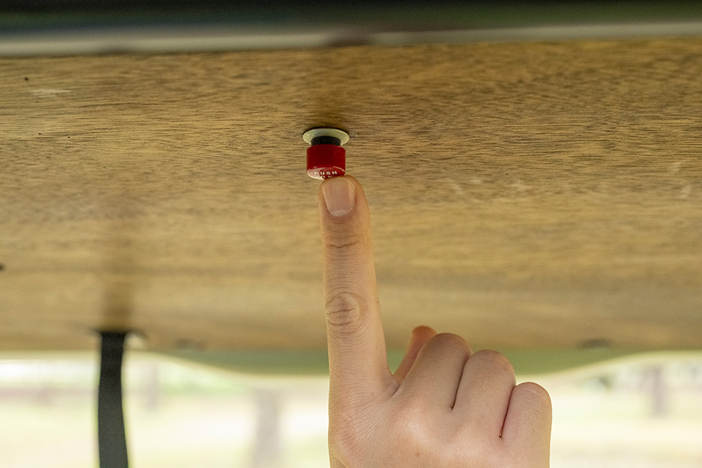 ちぎすけさんがカスタマイズしたN-VANのリアゲートオープンスイッチ