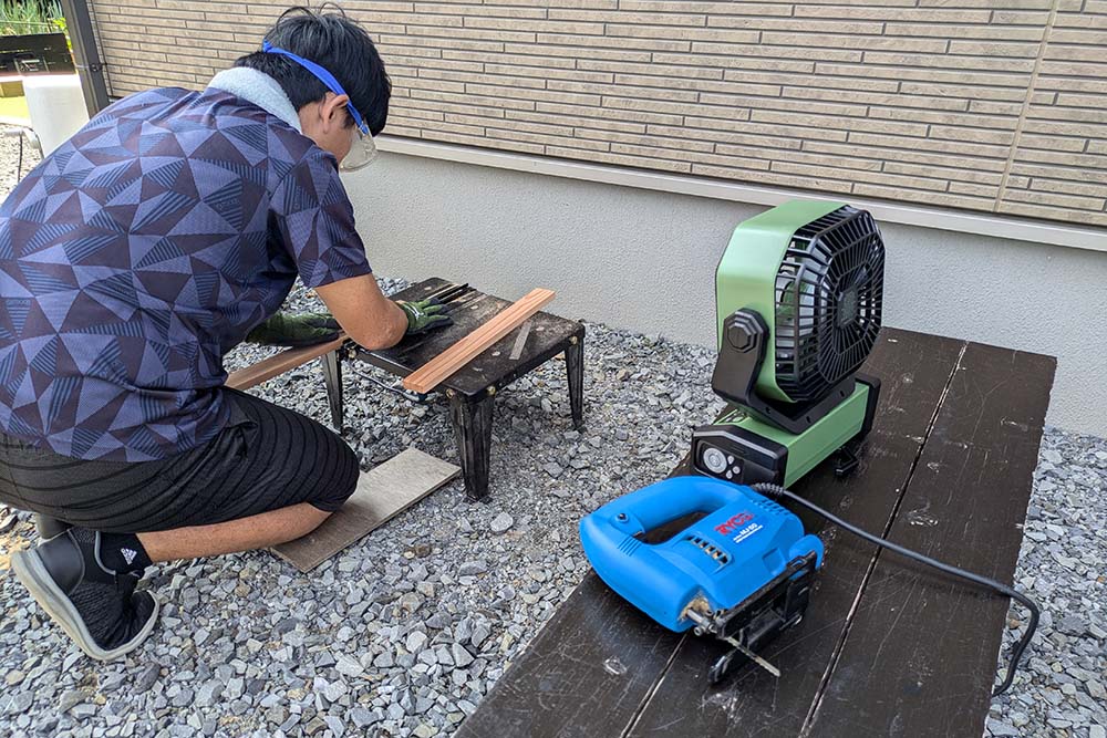 ちぎすけさんがDIYに取り組む様子