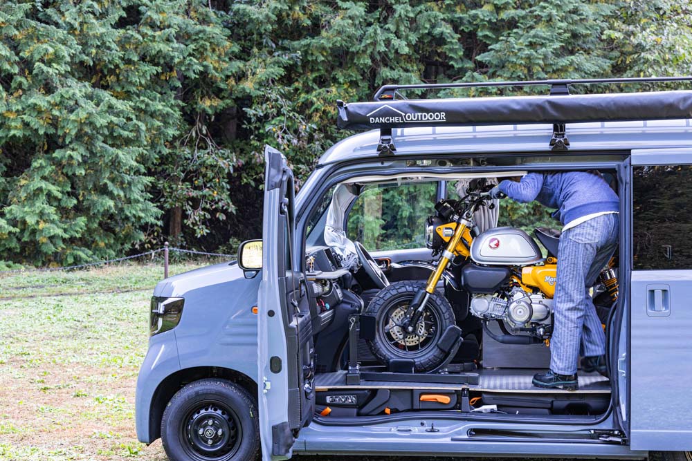 DANCHEL OUTDOOR 車用サイドオーニング【3面サイドシート付き］ DANCHEL OUTDOOR 車用サイドオーニング【3面サイドシート付き