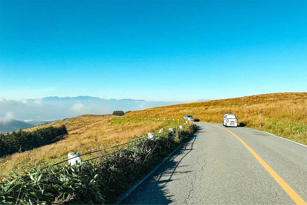 千畳敷カールの麓から出発する白くま