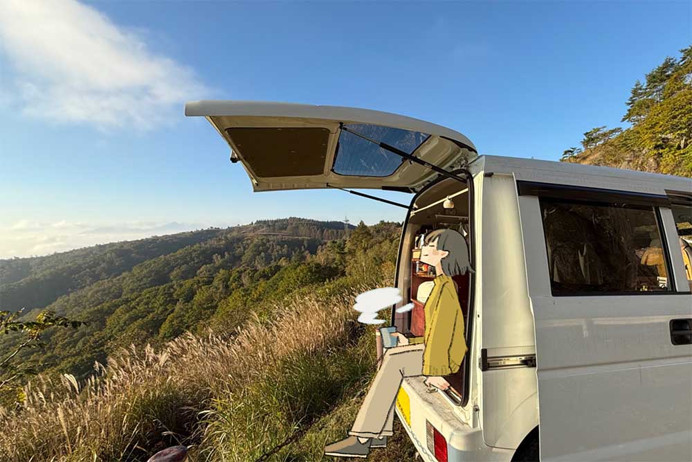 白くまに腰掛け、休憩するいとうさん