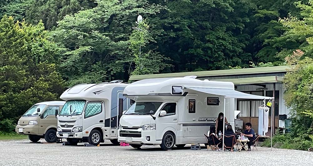 RVパーク555幸乃湯の敷地