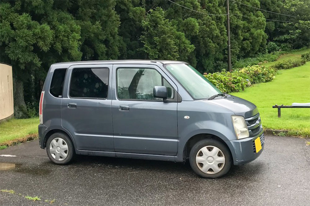 いとうみゆきさんが初めて購入したグレーのワゴンRの外観