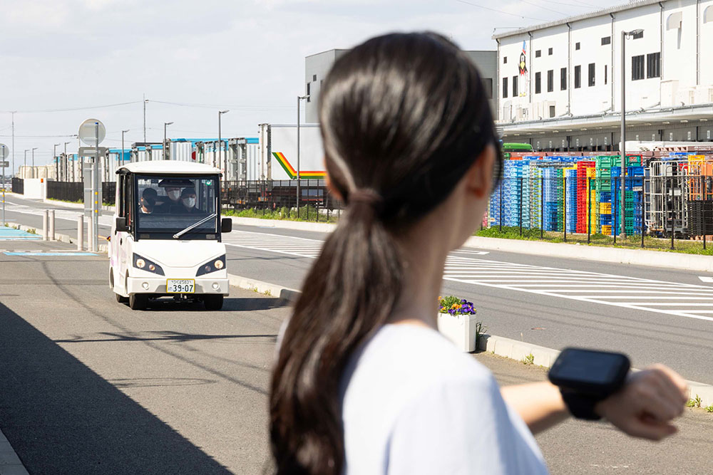 CiKoMa（サイコマ）が歩車共存エリアを走る様子