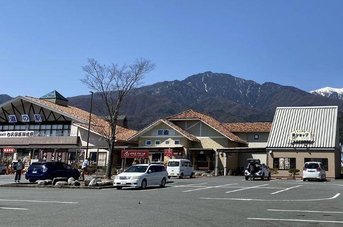 道の駅 花の里いいじまの外観