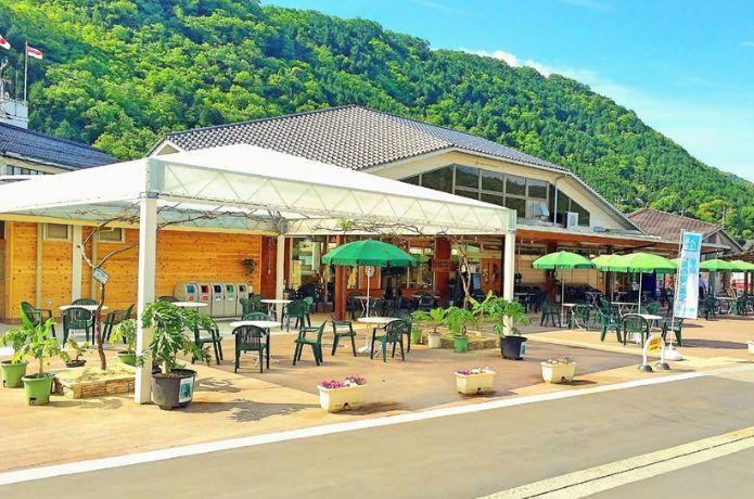 道の駅 クロスロードみつぎの外観
