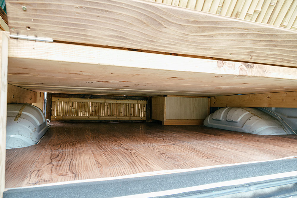 畳下収納スペース