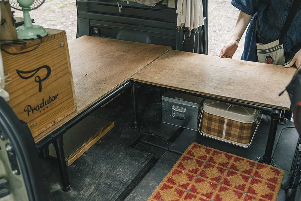 L字型に設えられたベッド