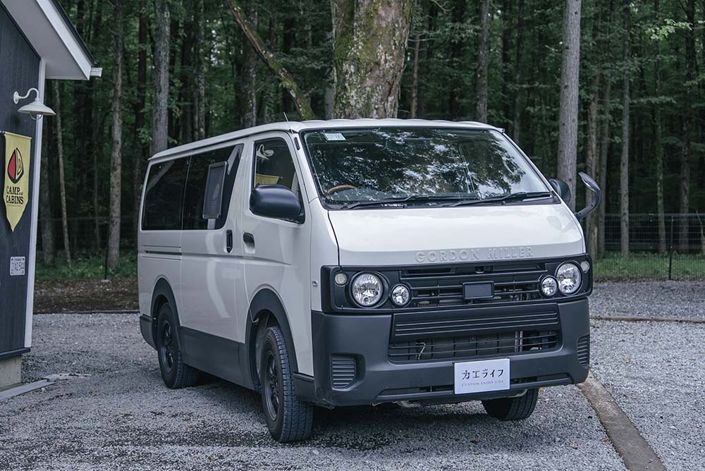 徳井さんの愛車GORDON MILEERのハイエース