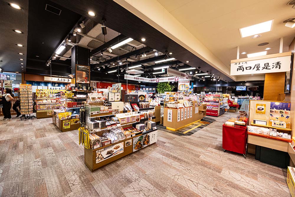 刈谷ハイウェイオアシスのお土産コーナー