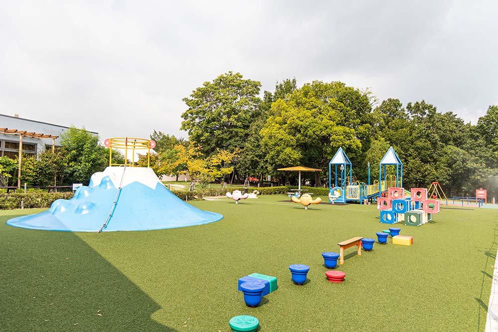 岩ケ池公園の無料遊具