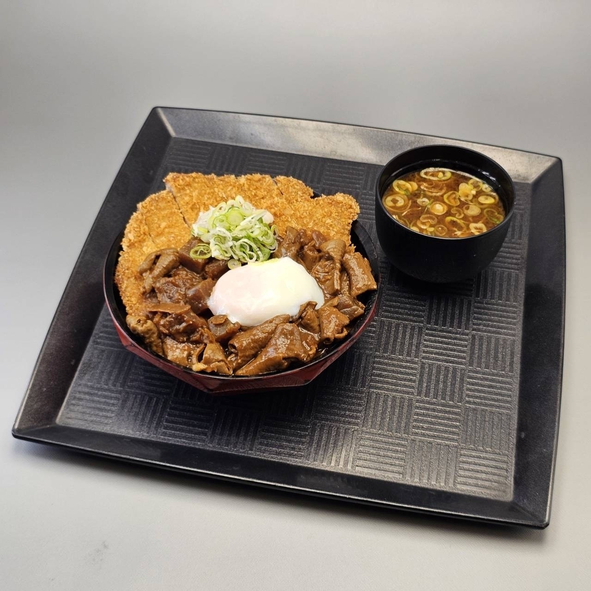 どてカツ丼（味噌汁付）