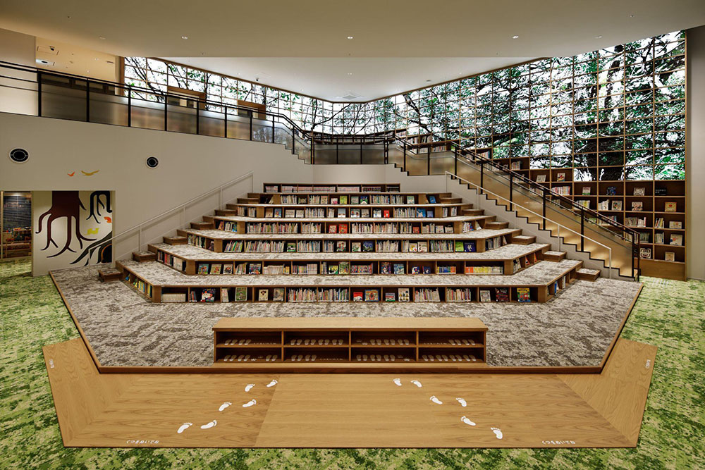 和歌山市民図書館の「えほんの山」