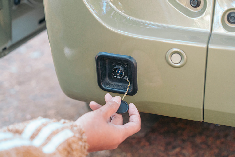 Honda純正アクセサリーの「外部電源入力キット」
