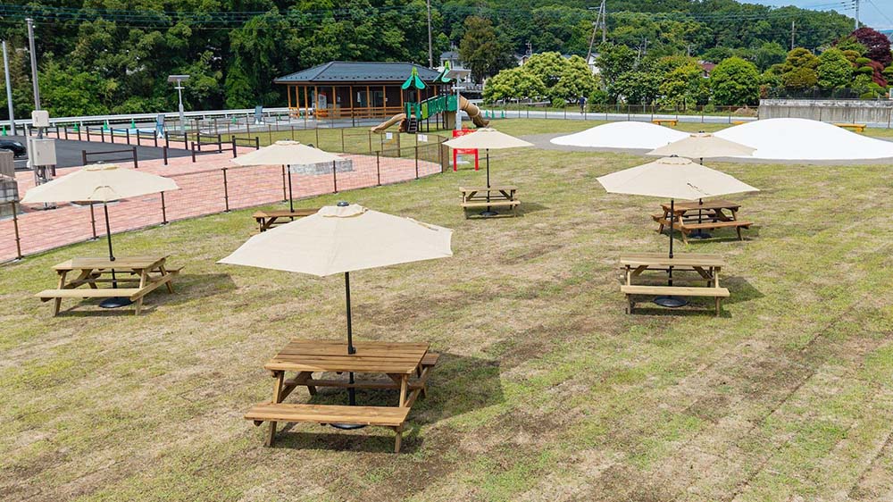 ふれあい広場のベンチ