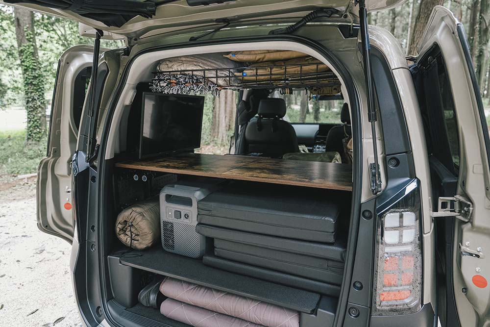 テールゲートを開けたときの車内の様子