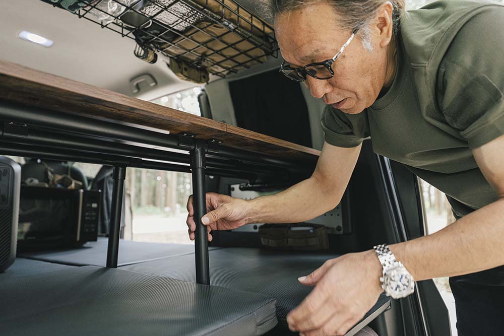 安全のために付けた、荷台の中央部分の足場