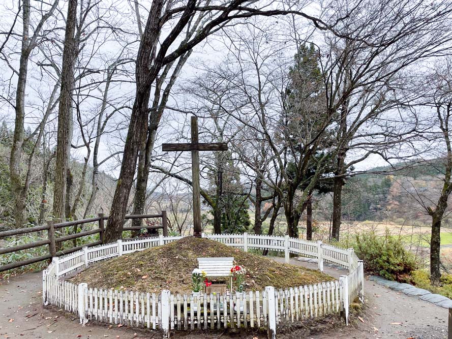 新郷村のキリストの墓