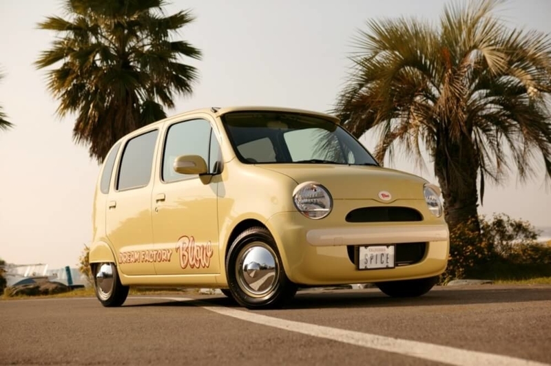 ブローのアメ車レトロカスタム。ダイハツ・ムーブラテがベースのキャルペッパーグー