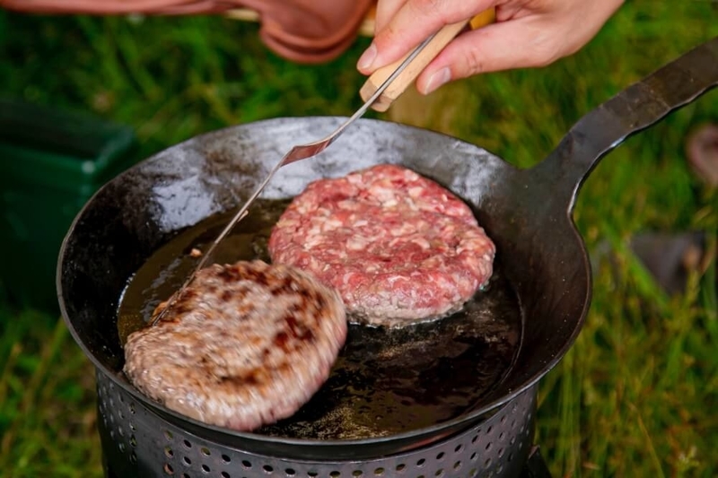 カフェで提供しているハンバーガーにも使っているパティ