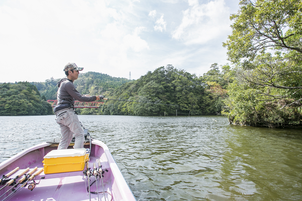 亀山湖で釣り