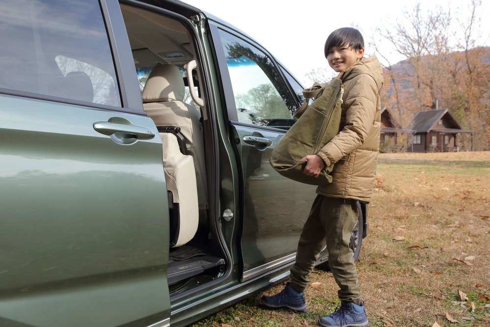 ハンズフリースライドドアを試す麗行くん