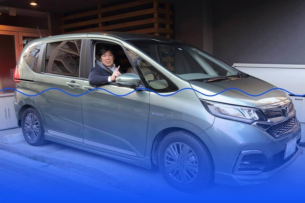 和田さんが乗っているクルマが水没するイメージ