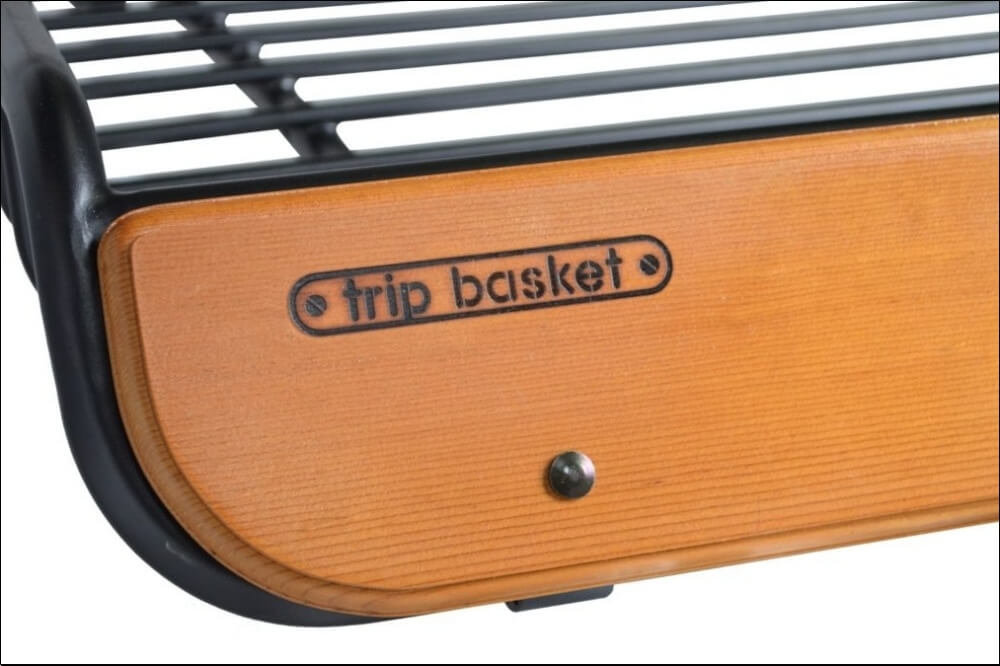 ４８_「DAMD（ダムド）」の新ブランド「trip basket（トリップ バスケット）」の第１弾として発売された「trip basket ルーフラック」のロゴ