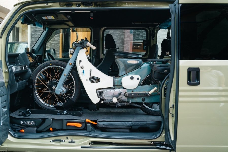 実例 釣り トランポ仕様のn Vanカスタム スーパーカブを乗せて亀山ダムへバス釣りツアー カエライフ クルマとカスタムで暮らしをカエるーcustom Enjoy Life