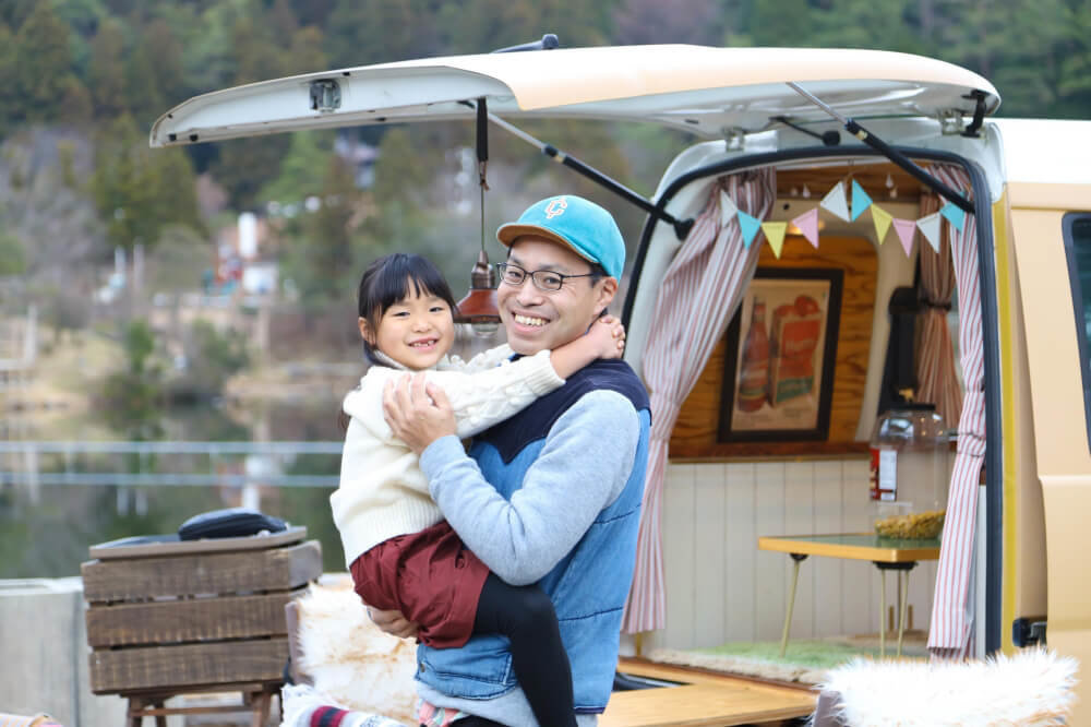 浅郷さんと長女が一緒に映った写真