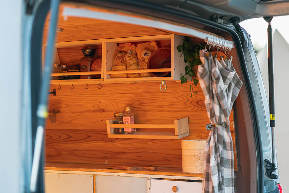 あやかさんの愛車のトヨタ ハイエースの車内