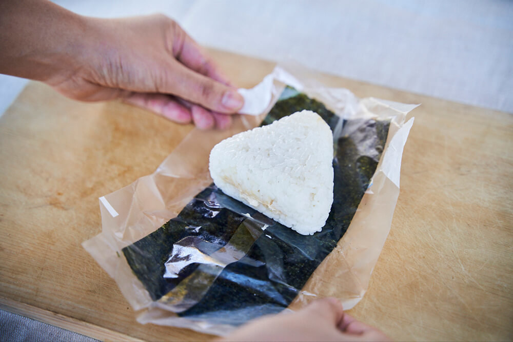 おにぎりでコーンピラフ 調理の様子