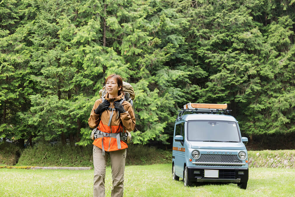 山登りに向かう三島尚子さん