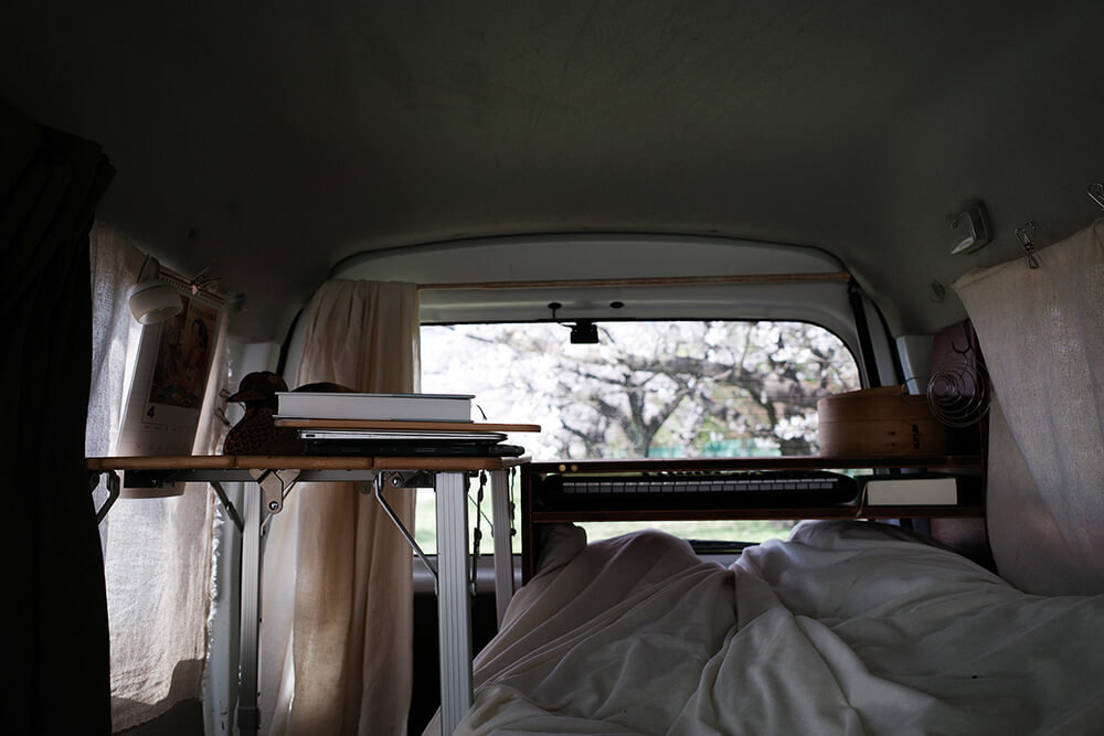 荒川堤防に停めた車からの景色