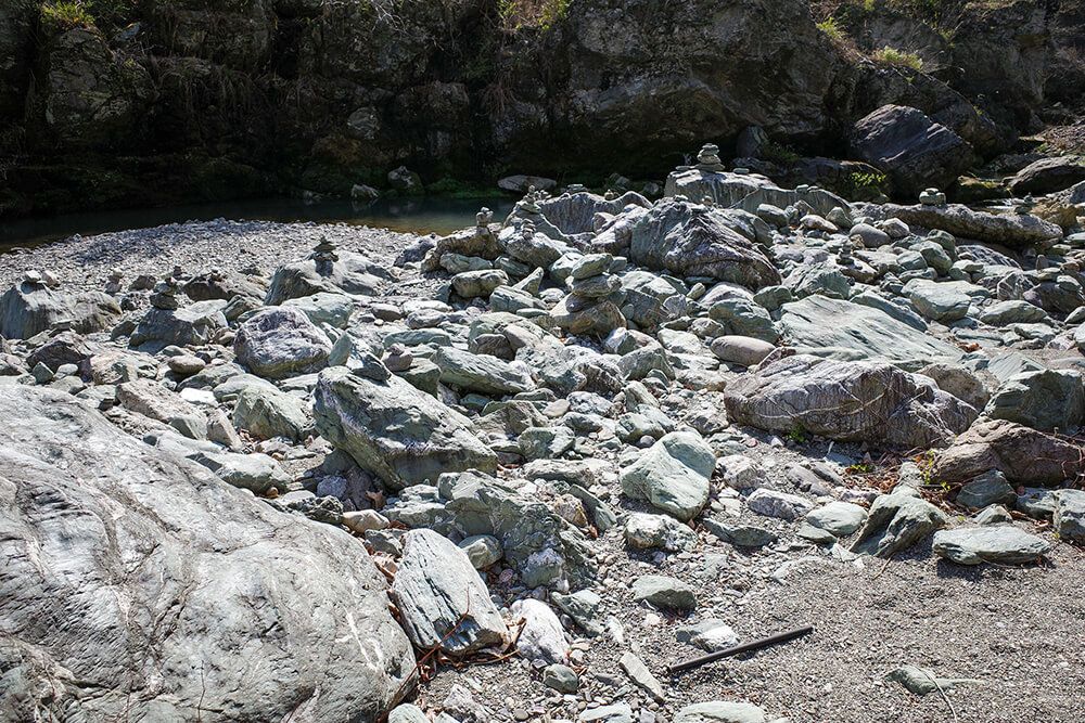 三波石峡の様子