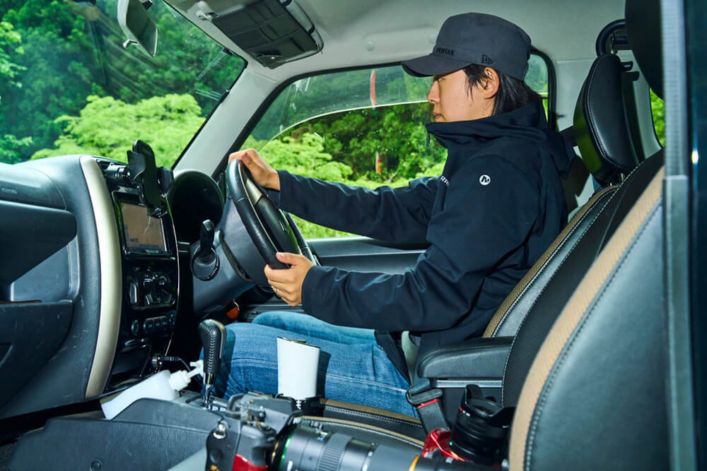 ジムニーシエラを運転する瀬尾さん