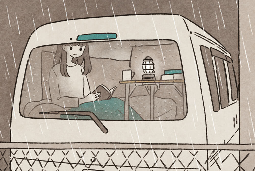 愛車の荷室で読書をする、いとうみゆきさん