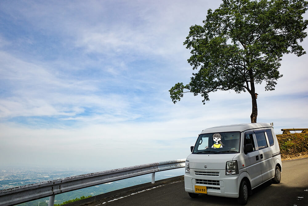 クルマを運転する、いとうみゆきさん