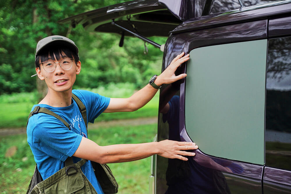 鈴木友唯さんのカスタムされたN-VAN車外