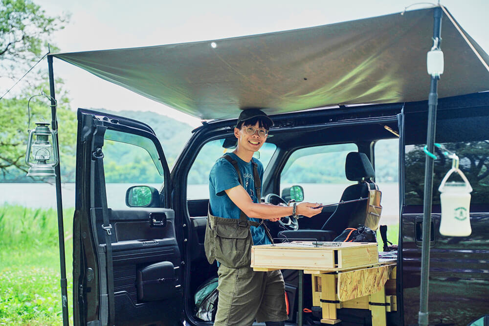 N-VANで釣り＆ソロキャンプを楽しむ鈴木友唯さん