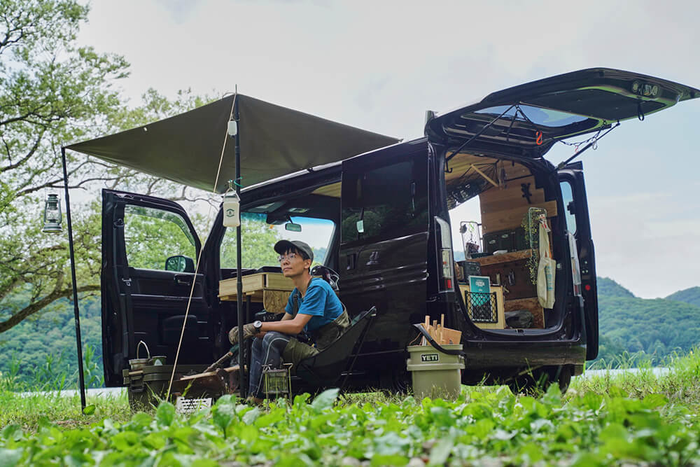 N-VANで釣り＆ソロキャンプを楽しむ鈴木友唯さん