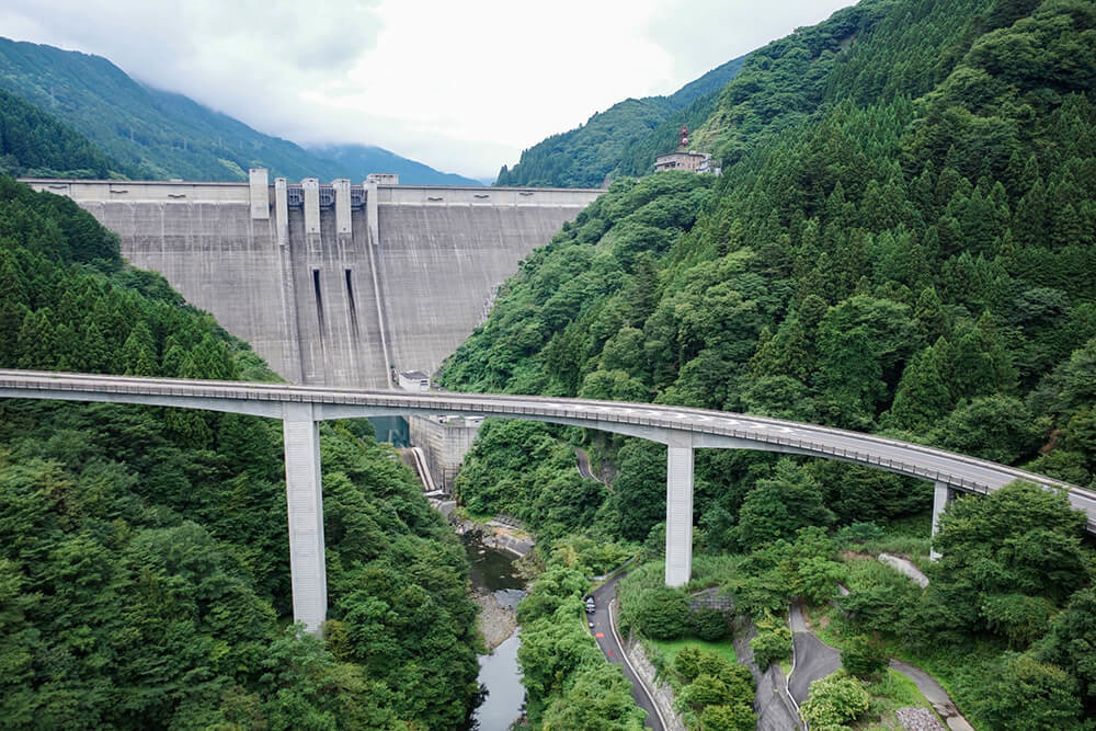 雷電廿六木橋と滝沢ダム