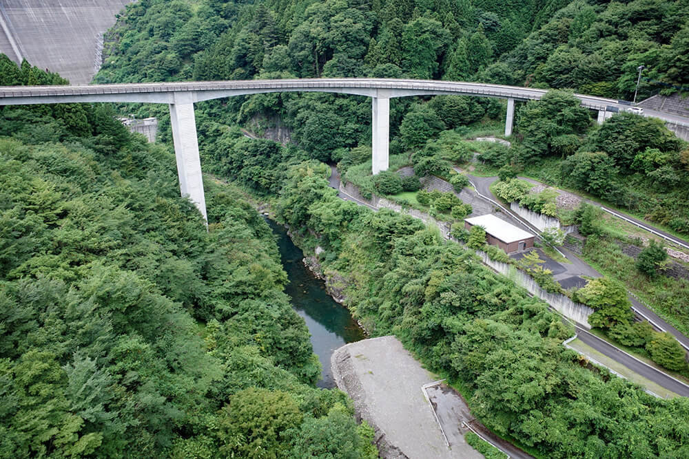 雷電廿六木橋と滝沢ダム