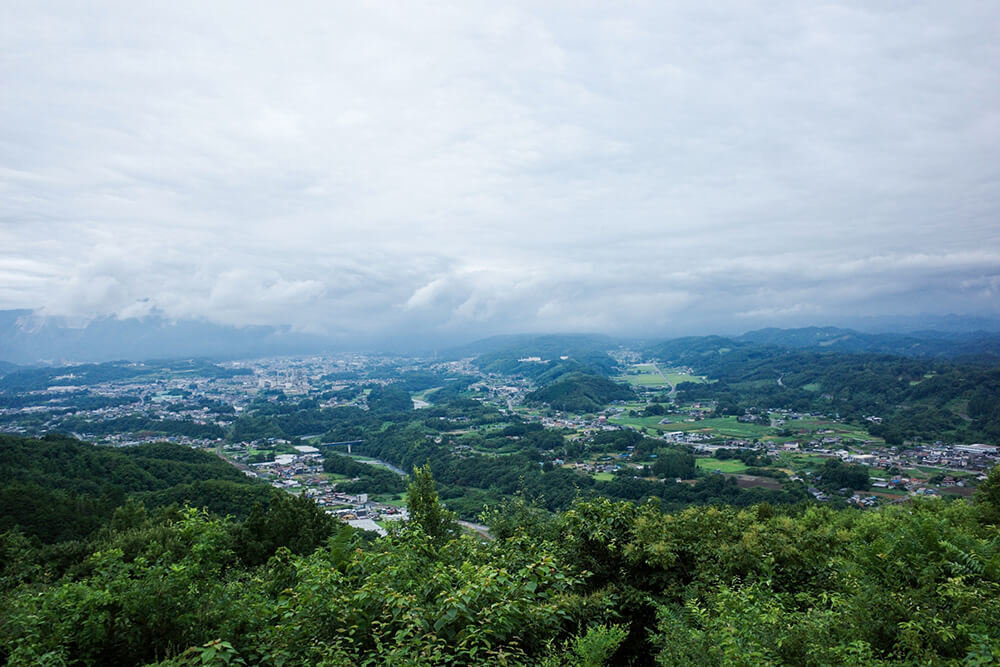 山の上から見渡す秩父地方