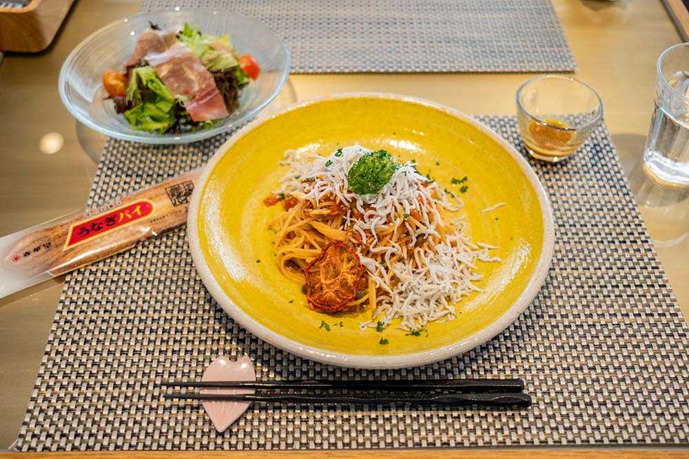 こちらもしらすがのったトマトスパゲッティ