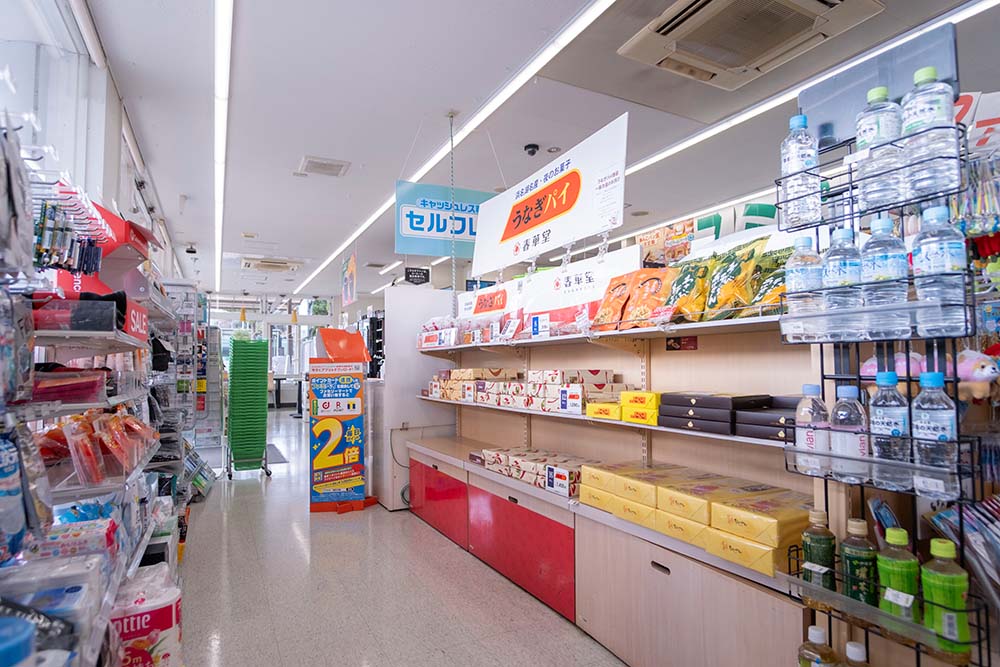 三方原PAファミリーマートのお土産コーナー