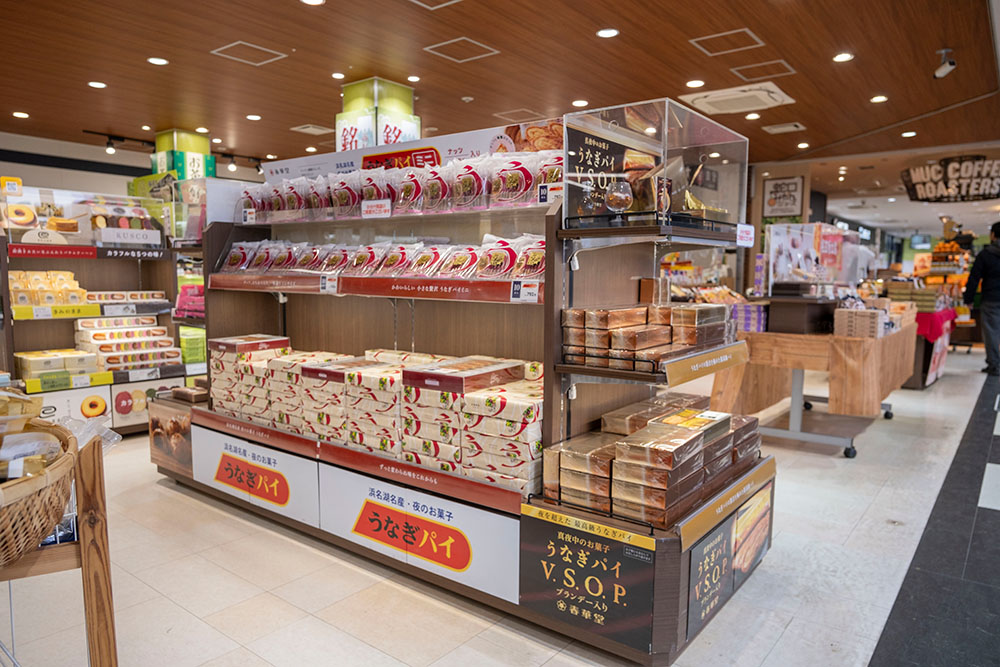 牧之原SAの春華堂うなぎパイ特設コーナー
