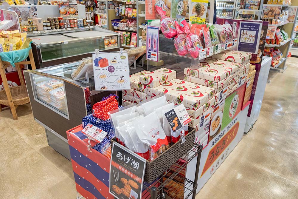 桔梗信玄餅ももちろん置いてある