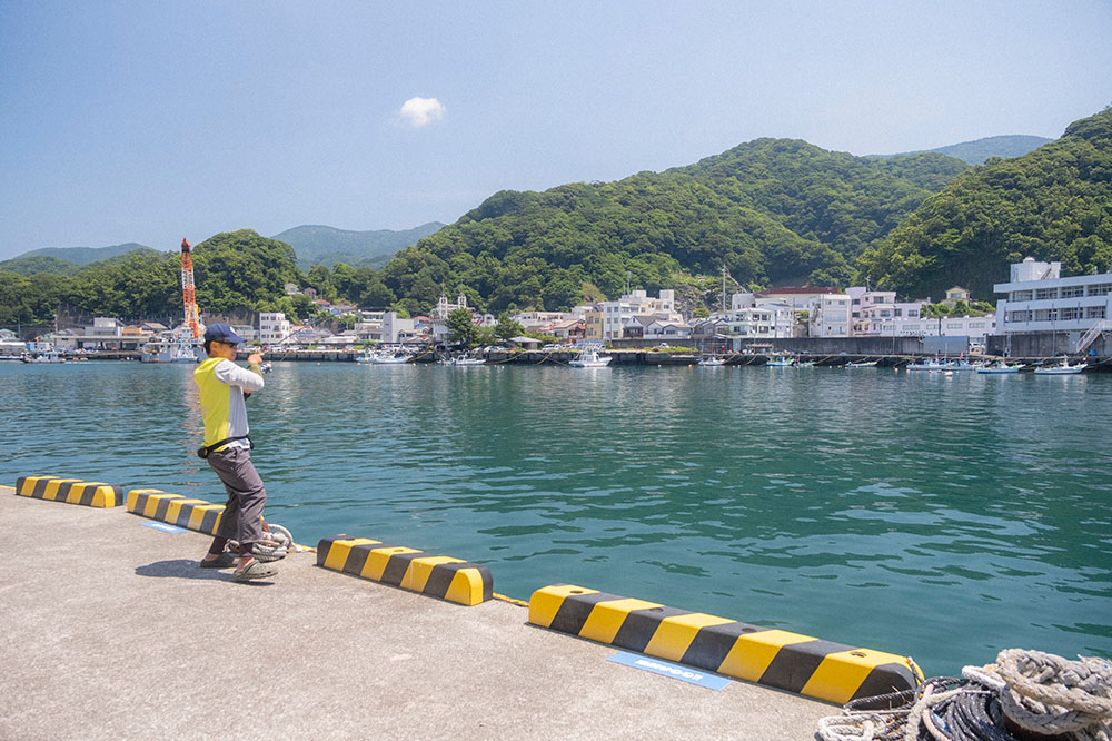 田子港でソウダガツオをヒットさせる怪魚ハンター山根ブラザーズ 山根央之