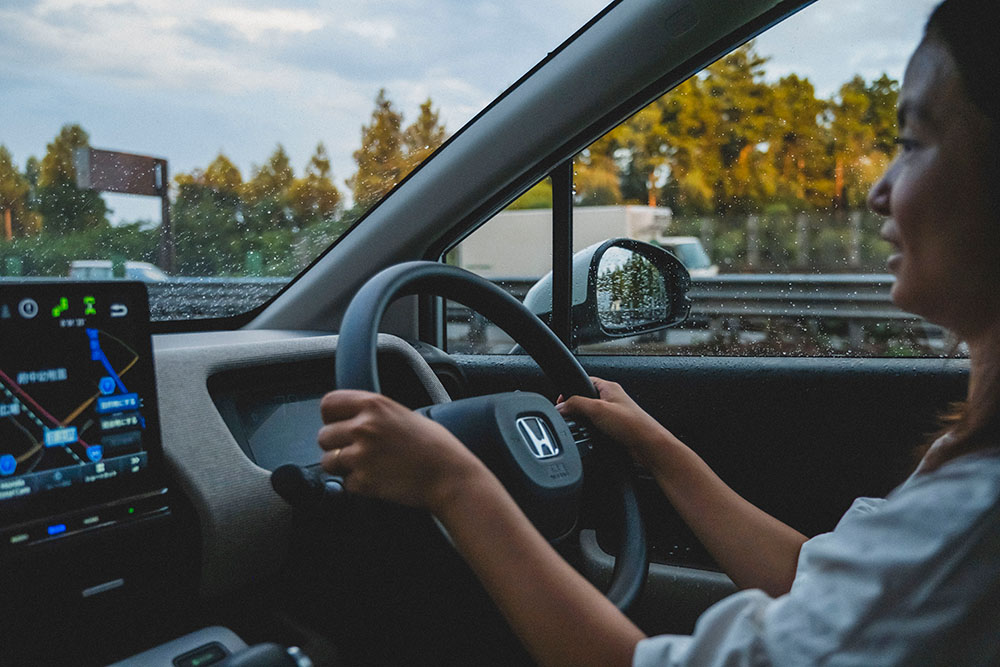 新型FREED AIRを運転するひいろあいこ